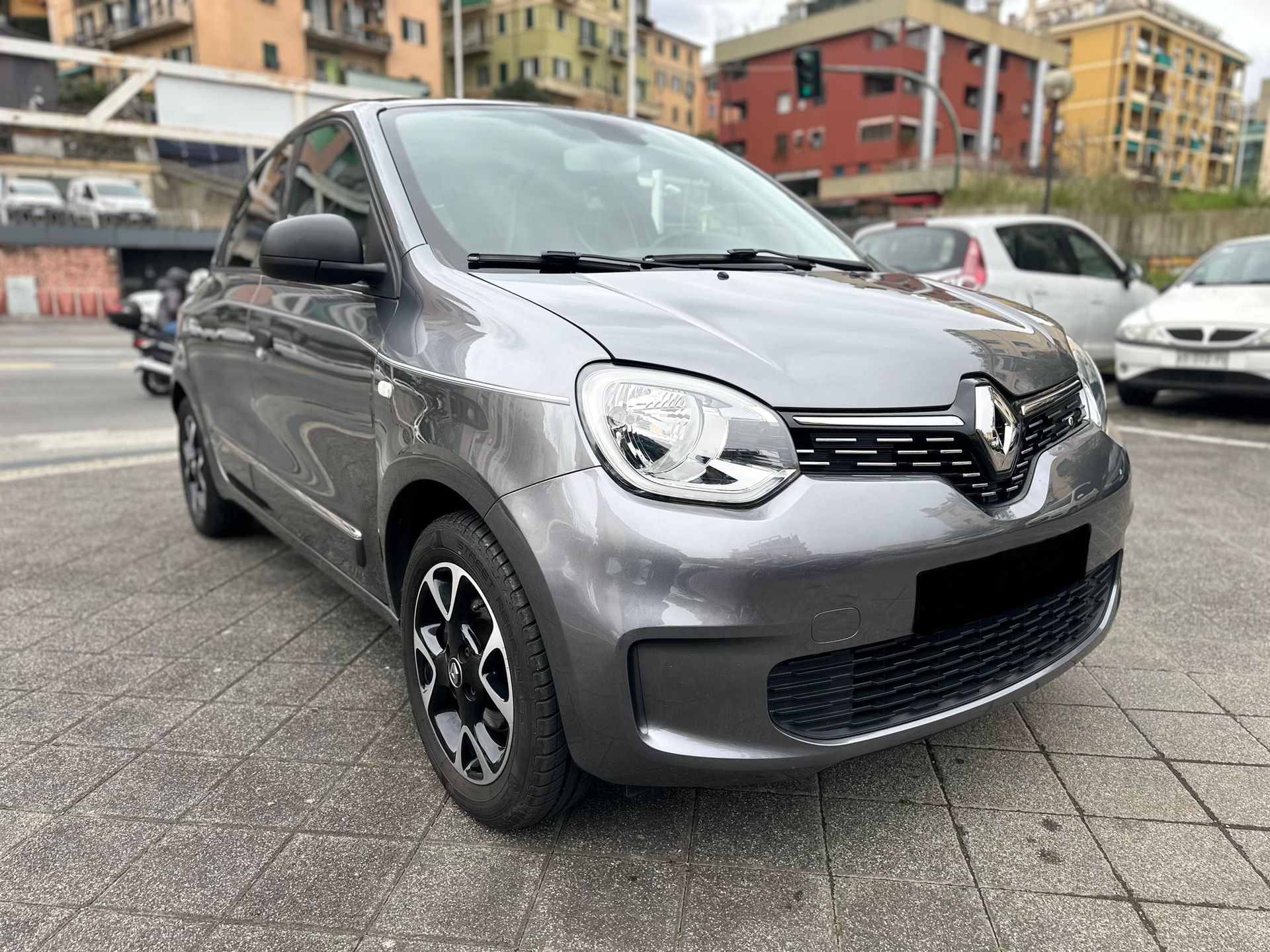 RENAULT TWINGO III – TCE 95 INTENS INTERNI IN PELLE + SCHERMO
