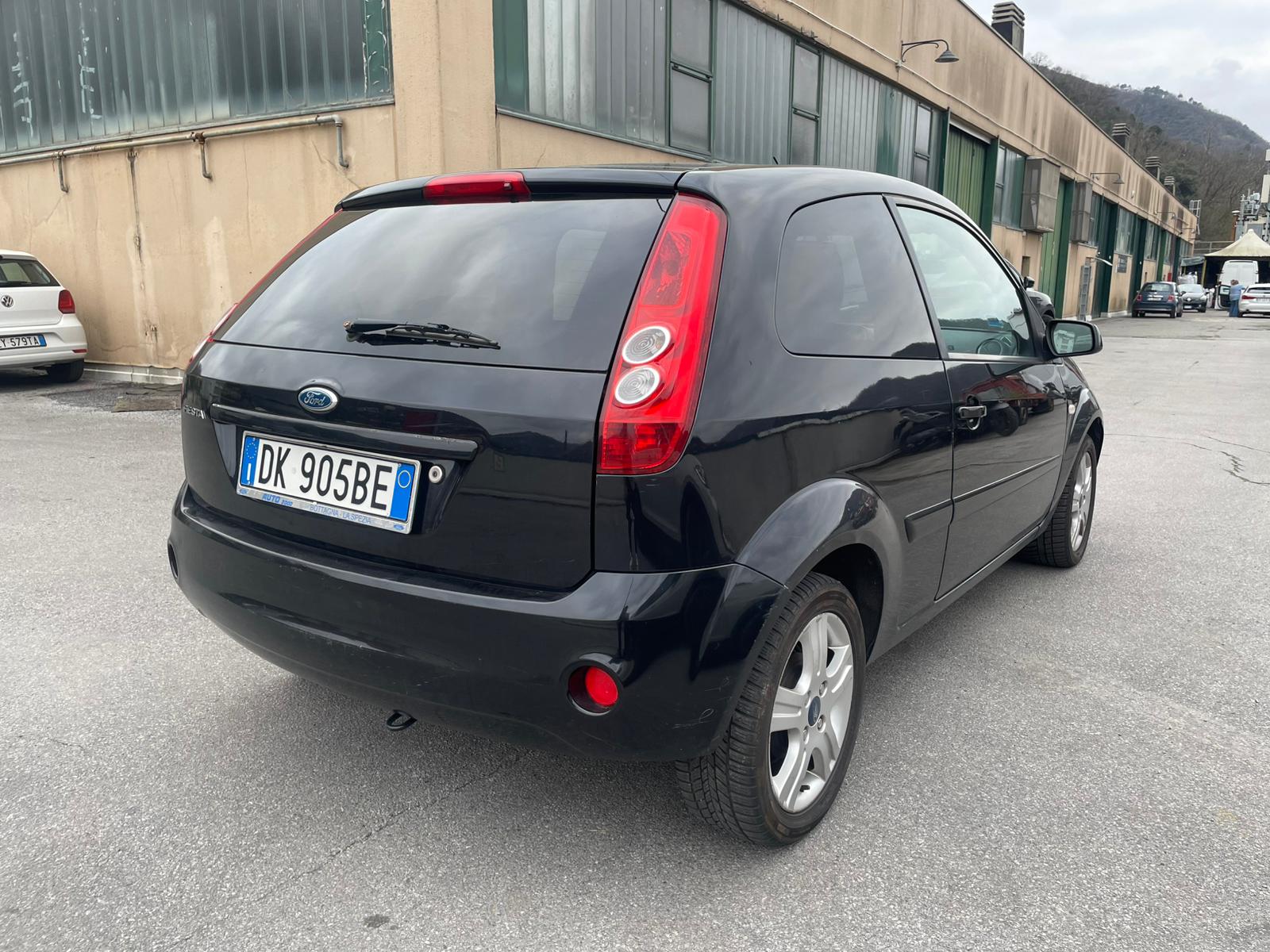 Ford Fiesta 1.2 Ghia – Neopatentati