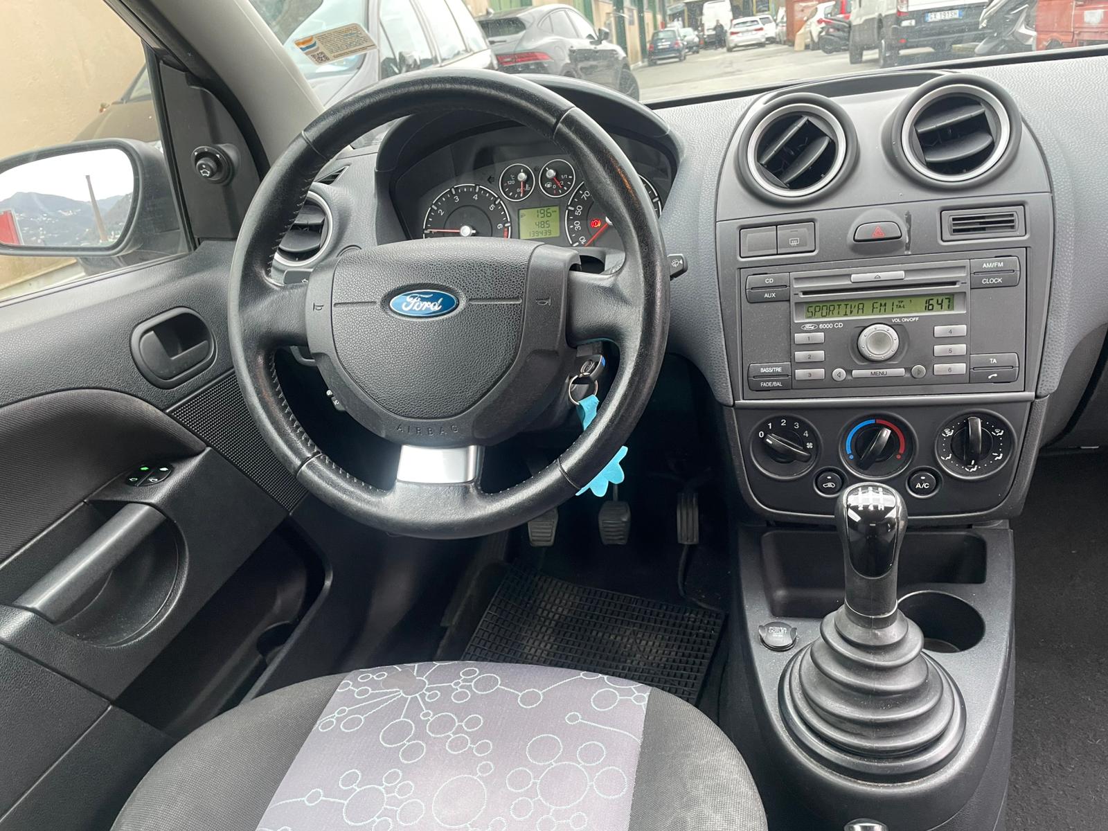 Ford Fiesta 1.2 Ghia – Neopatentati